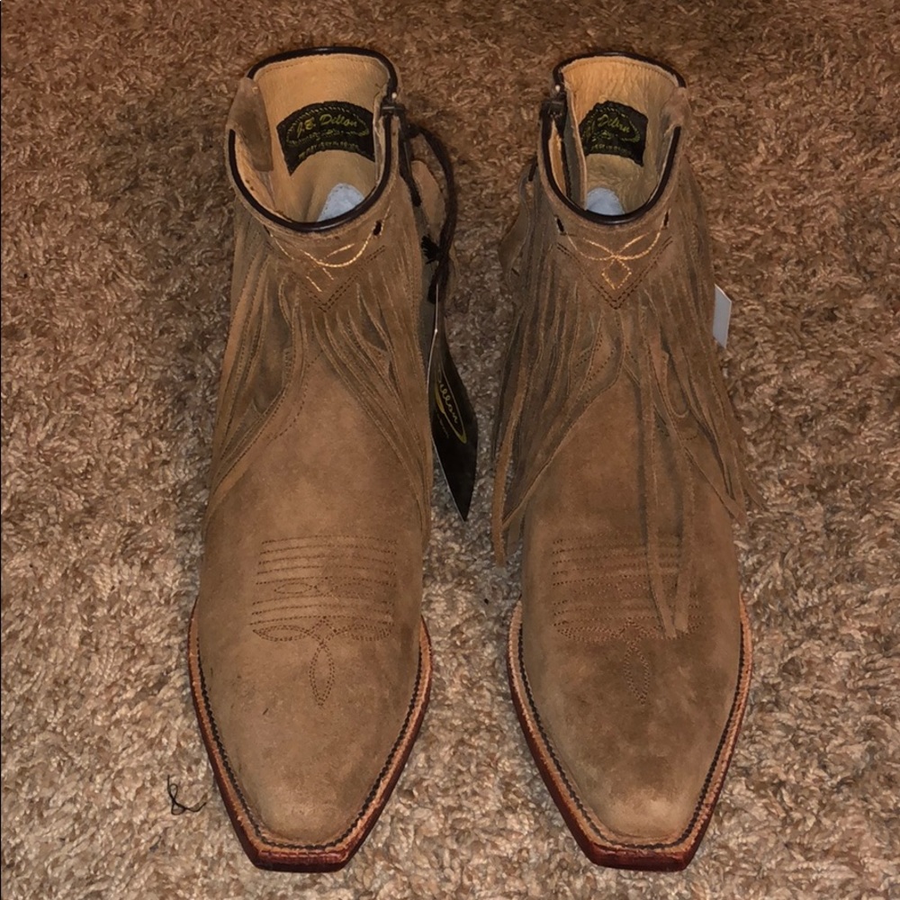 Fringe Cowboy Boots - Women’s Size 8 BRAND NEW